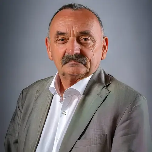Gyula Szőcs